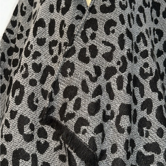 Banana Republic ruana wrap OS reversible - Picture 7 of 14